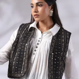 Nyaro Women Geometric Crop Open Front Jacket with Embroidered image 5