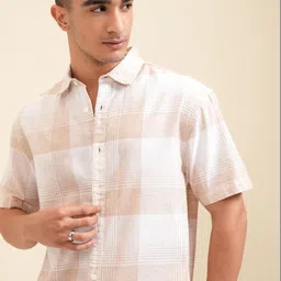 HIGHLANDER Men Cutaway Collar Checked Cotton Relaxed Fit Casual Shirt-image-64