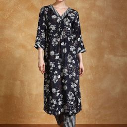 Varanga Women Floral Printed Kurta with Trousers-picture-7