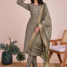 FILIB LONDON Floral Yoke Design Notch Neck Straight Kurta & Trousers With Dupatta-picture-21