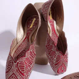 Anouk Women Embroidered Ethnic Mojaris-picture-30