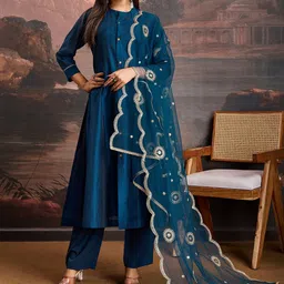 House of Pataudi A-Line Kurta & Trousers With Embroidered Net Dupatta Set-46