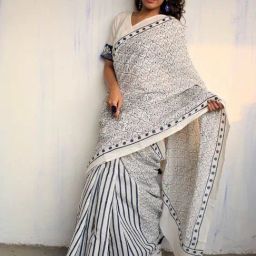 Chidiyaa Ivory & Blue Block Printed Cotton Mul Saree-6