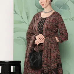 Yufta Women Black & Red Floral Printed Pure Cotton Kurta with Trousers & With Dupatta-image-10