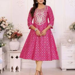 Rangita Fuchsia Regular Fit Embroidered Kurtas-11