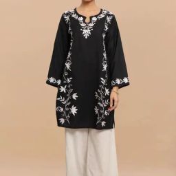 House of Kari Black Falak Kashmiri Knee-length Kurta-image-4