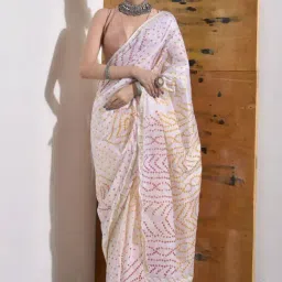 Sutra Attire Off White Bandhani Silk Saree-image-7
