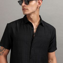 HIGHLANDER Men Cutaway Collar Textured Solid Relaxed Fit Casual Shirt-image-25