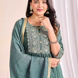 Yavie Floral Yoke Design Thread Work Pleated A-Line Kurta With Trouser & Dupatta image 2