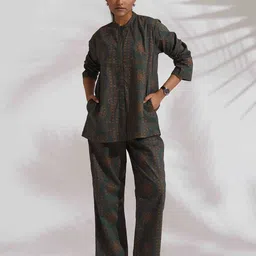 trueBrowns Green Printed Mandarin Collar Pure Cotton Shirt Top & Trouser-image-63