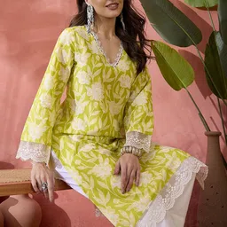 Sangria Black Floral Printed V-Neck Thread Work Pure Cotton Straight Kurta-42
