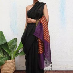 Chidiyaa Black Kaali Devakanya Handwoven Linen Saree-image-12