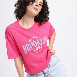 glitchez Flaunting Letters Drop-Shoulder Sleeves Crop Boxy Fit T-shirt-image-85