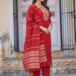 DRESOUL Ethnic Motifs Yoke Design Sequinned Straight Kurta with Trousers & With Dupatta image 4