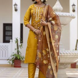 Twika Women Floral Regular Kurta with Trousers & With Dupatta-50