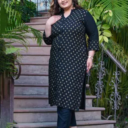 PrettyPlus by Desinoor.com Plus Size Foil Printed Mandarin Collar Tunic With Trousers image 5