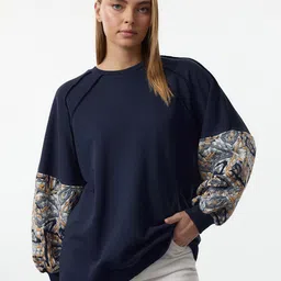 Trendyol Colourblocked Round Neck Sweatshirt-image-2