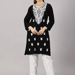 Fashionable Floral Embroidered Notch Neck Thread Work Straight Kurta-picture-14