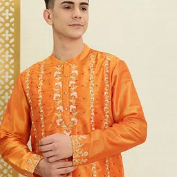 House of Pataudi Men Orange Floral Embroidered Thread Work Jashn Straight Kurta-image-30