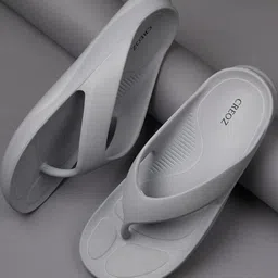 Free Kicks Men Grey Flip Flops-image-100