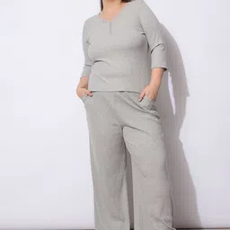 SASSAFRAS Curve Plus Size Rib Three-Quarter Sleeves Top With Trouser-17