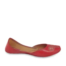 Fulkari Women's Cycle Red Ethnic Juttis-image-10