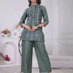 BulBul Embroidered Mandarin Collar Neck Shirt With Palazzos Co-Ords-image-31