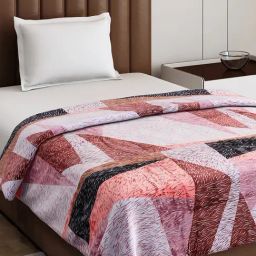 Monte Carlo Fuzzy Pink Polyester Printed 240 GSM Single Blanket image 4