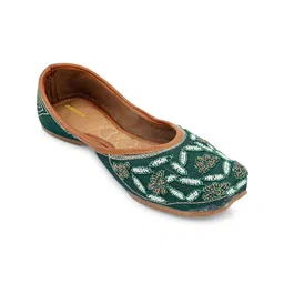 Anouk Women Embellished Ethnic Mojaris Flats-image-12