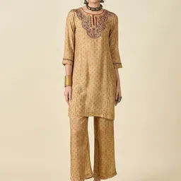 STADO Women Printed Regular Thread Work Kurta with Trousers-52