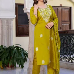 HETVI CREATION Women Regular Thread Work Kurta with Trousers & With Dupatta Kurta Sets image 3