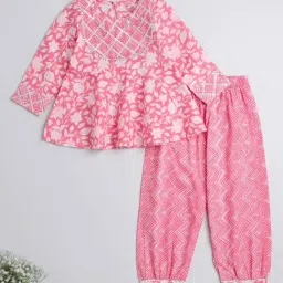 The Magic Wand Kids Peach Cotton Floral Print Full Sleeves Kurta Set-image-91