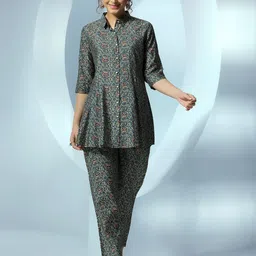 Libas Floral Printed Pleated Shirt With Trousers Co-Ords-picture-17