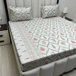 Pure Decor Grey & Pink Floral Queen Bedsheet with 2 Pillow Covers-picture-31