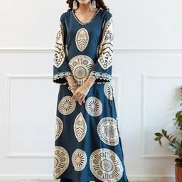 Sangria Printed With Embroidered Kurta With Palazzos image 3