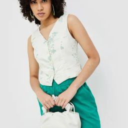 Ginger by Lifestyle Off White Floral Print Crop Top-image-42