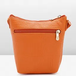 Baggit Abstract Textured Sling Bag image 4