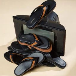 Neemans Men's Black Thong Sandals-image-99