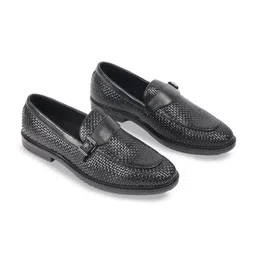 ODETTE Men Textured Formal Loafers-image-2