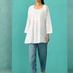 House of Chikankari Floral Embroidered Chikankari Cotton A-Line Kurta-picture-42