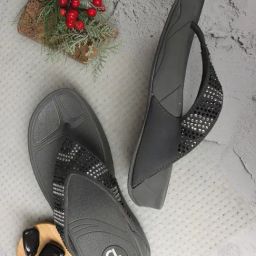 Carlton London Women's Grey Flip Flops-image-2