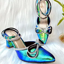 Insolito22 Block Pumps with Bows image 3