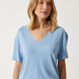 Happiness istanbul Women Solid V-Neck Oversized T-Shirt-image-85