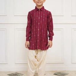 VASTRAMAY Boys Wine Embellished Kurta Set-image-85