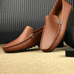 KRAASA Men Textured Regular Round Toe Loafers-picture-23