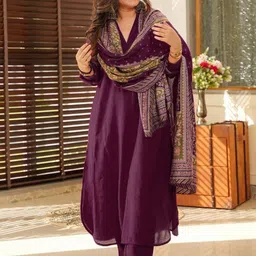 Lilots V-Neck A-Line Kurta With Trousers And Dupatta image 4