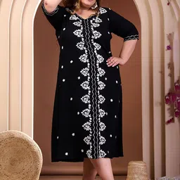 PrettyPlus by Desinoor.com Plus Size Floral Print A-Line Midi Dress image 5