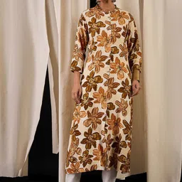 Anouk Floral Printed Mandarin Collar Kurta With Trousers-image-60