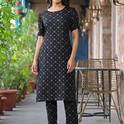 Label Khoj Floral Printed Straight Kurta With Trousers-image-29