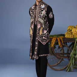 KALPRAAG Men Floral Embroidered Regular Sequinned Kurta with Trousers & With Dupatta image 4
